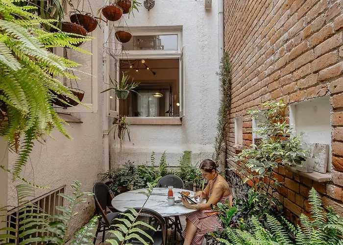 Villa Casa Chapulin-mexican Eclectic In Roma Norte *