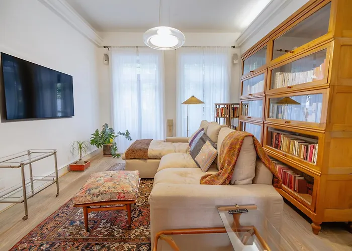 Villa Casa Chapulin-mexican Eclectic In Roma Norte